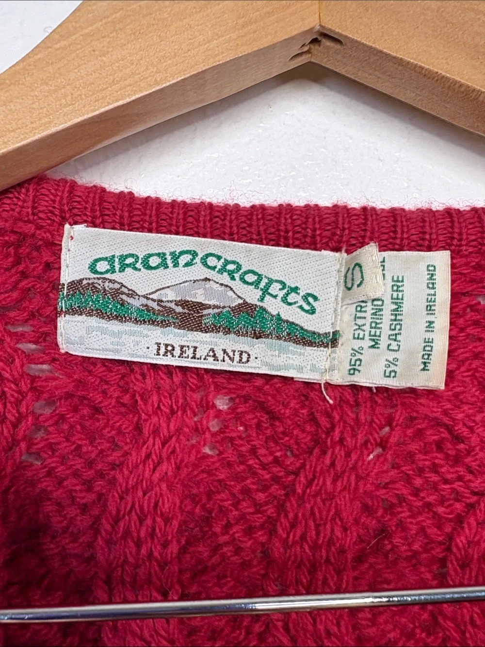 Aran Crafts Red Merino Wool Cashmere Cable Knit Sweater Men Size S PILLING